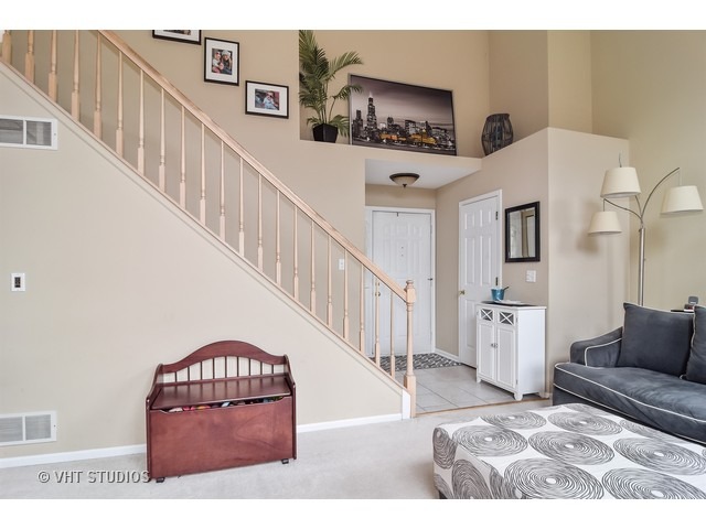 1439 Beaumont Cir, Bartlett, IL 60103 photo 2