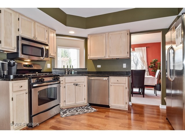 1439 Beaumont Cir, Bartlett, IL 60103 photo 5