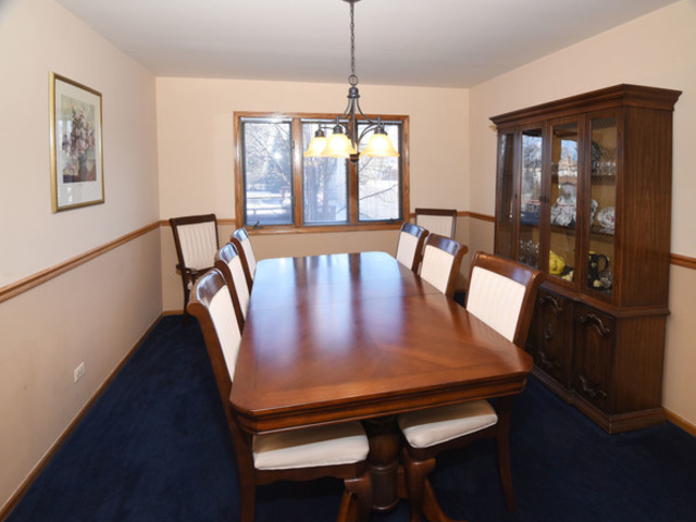 405 S Meier Rd, Mount Prospect, IL 60056 photo 2