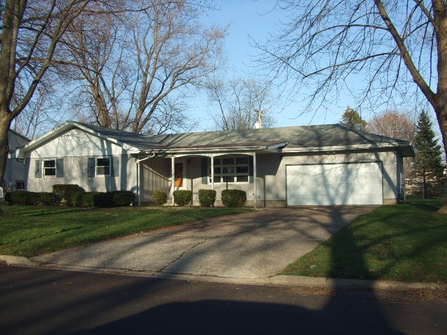 1051 N Vaughn Dr, Kankakee, IL 60901 photo 1