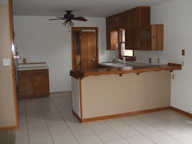 1051 N Vaughn Dr, Kankakee, IL 60901 photo 11