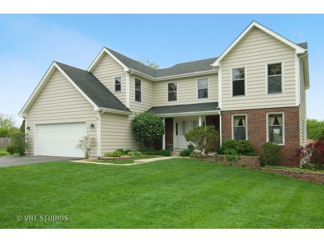 760 Spruce Tree Ln, Algonquin, IL 60102 photo 1
