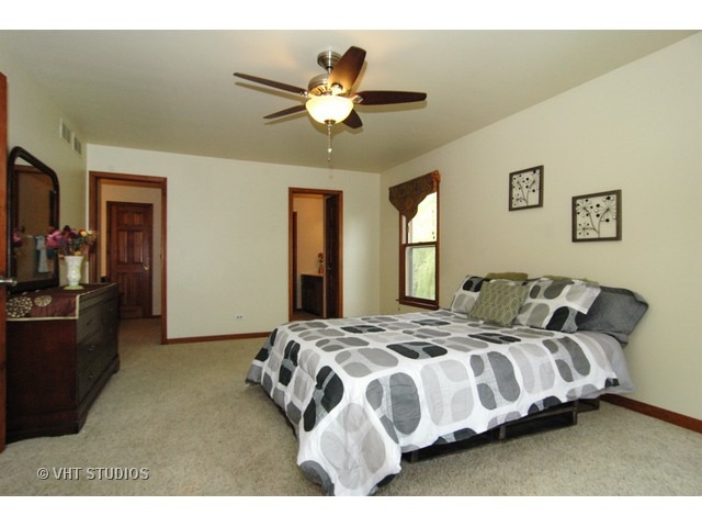 760 Spruce Tree Ln, Algonquin, IL 60102 photo 9
