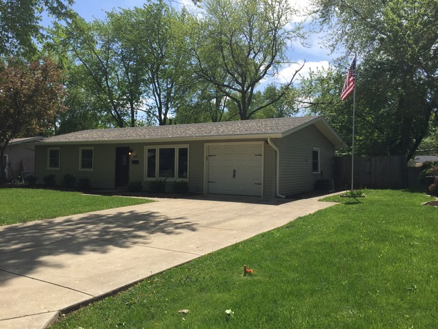 67 E Circle Dr, Montgomery, IL 60538 photo 1
