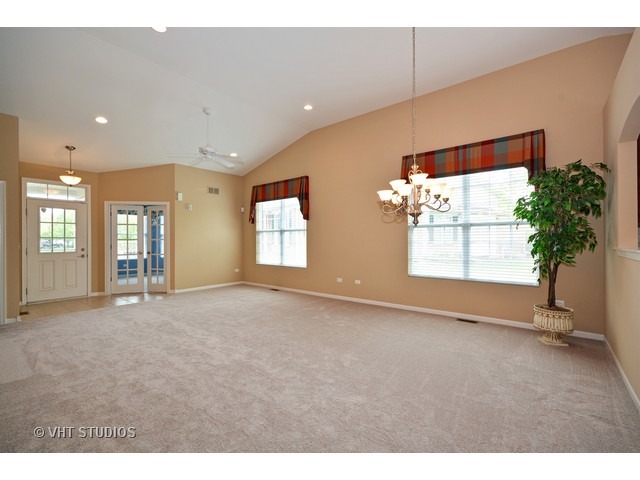 2807 Bond Cir, Naperville, IL 60563 photo 3