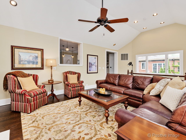 802 Howard St, Wheaton, IL 60187 photo 6