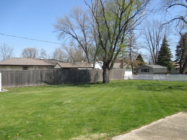 610 E 2nd St, Lockport, IL 60441 photo 21