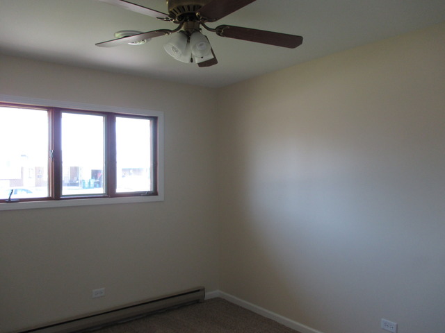 610 E 2nd St, Lockport, IL 60441 photo 12