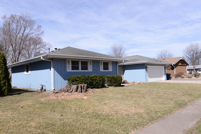 120 Deerpath Dr, Morris, IL 60450 photo 1