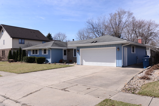 120 Deerpath Dr, Morris, IL 60450 photo 2