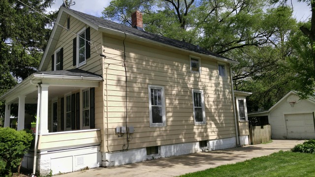 411 Edwards St, Aurora, IL 60505 photo 1