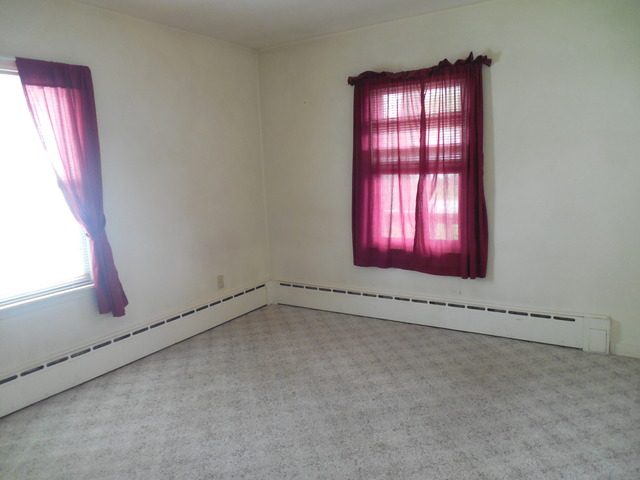 305 E Prairie St, Plano, IL 60545 photo 9