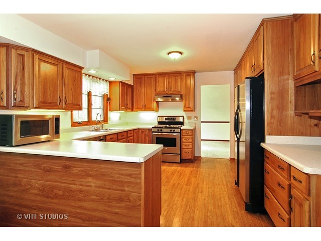 518 Sunshine Ct, Algonquin, IL 60102 photo 3