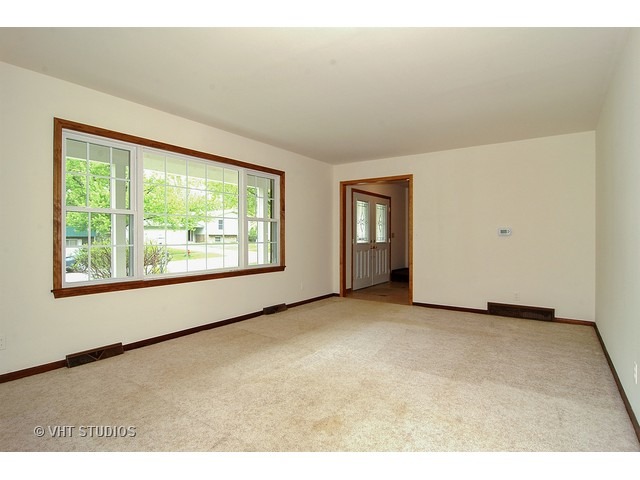 518 Sunshine Ct, Algonquin, IL 60102 photo 2