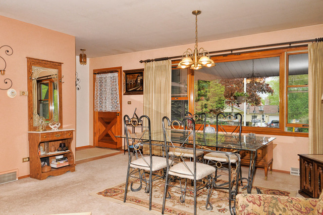 705 Crestview Dr, Ingleside, IL 60041 photo 4