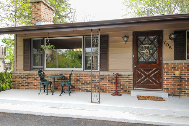 705 Crestview Dr, Ingleside, IL 60041 photo 2