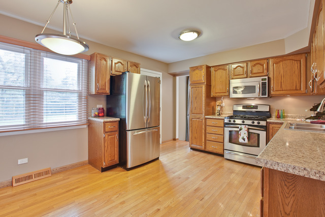 75 Downing Rd, Buffalo Grove, IL 60089 photo 7