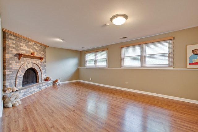 75 Downing Rd, Buffalo Grove, IL 60089 photo 10
