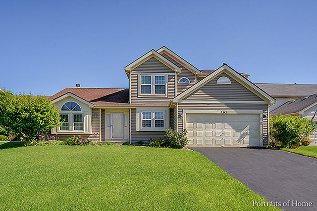 162 Forestview Ct, Aurora, IL 60502 photo 1