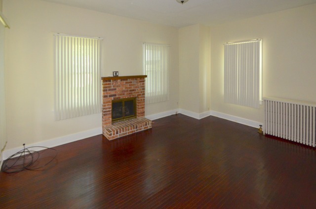 576 4th Ave, Aurora, IL 60505 photo 3