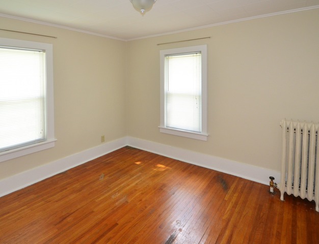 576 4th Ave, Aurora, IL 60505 photo 8