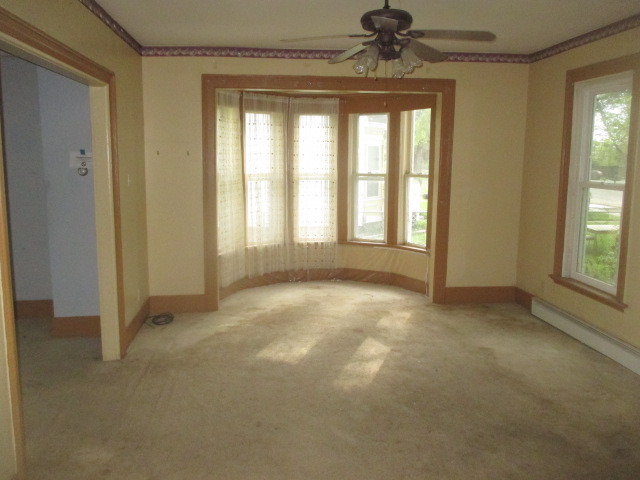 513 E Main St, Plano, IL 60545 photo 4
