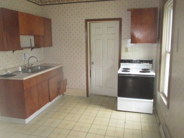 513 E Main St, Plano, IL 60545 photo 2