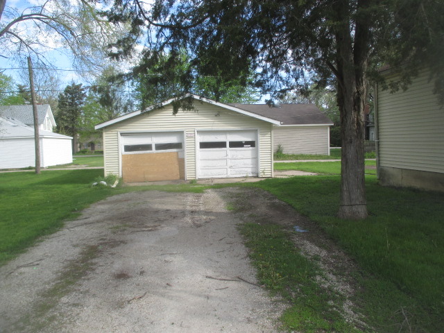 513 E Main St, Plano, IL 60545 photo 11