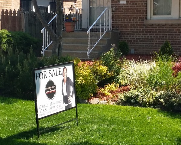 8949 S Luella Ave, Chicago, IL 60617 photo 2