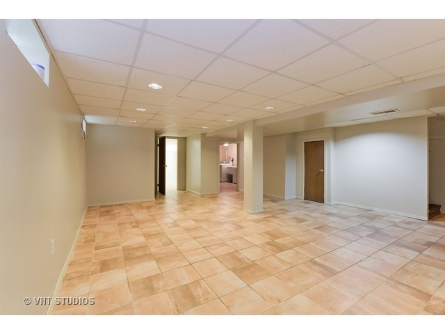 379 E 88th St, Chicago, IL 60619 photo 4