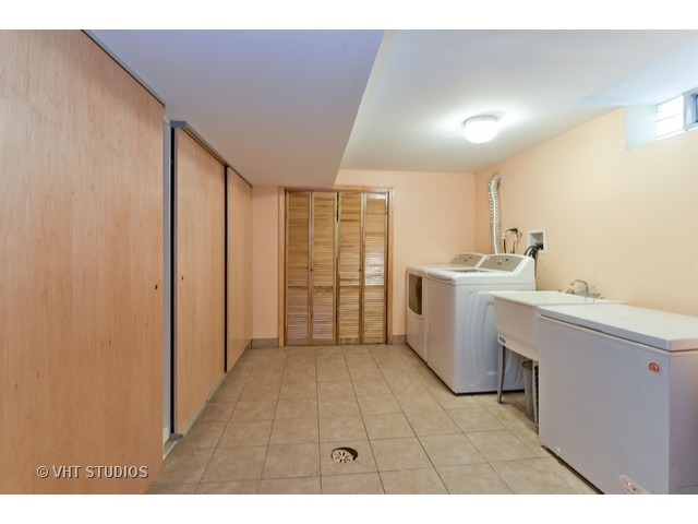 379 E 88th St, Chicago, IL 60619 photo 9