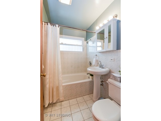 379 E 88th St, Chicago, IL 60619 photo 7