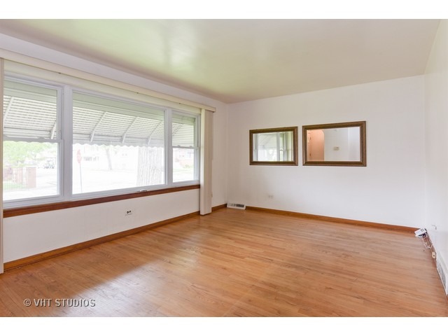 379 E 88th St, Chicago, IL 60619 photo 2
