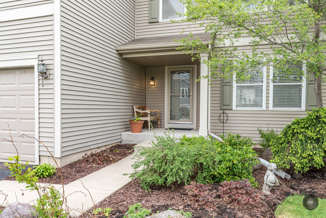 1041 Wise St, Elburn, IL 60119 photo 2