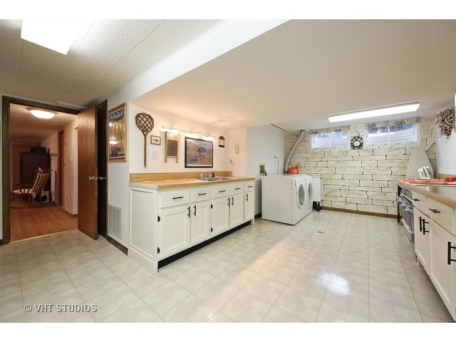 1716 Howard Ct, Wheaton, IL 60187 photo 15