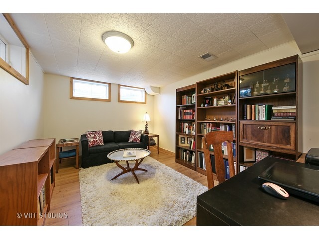 1716 Howard Ct, Wheaton, IL 60187 photo 14