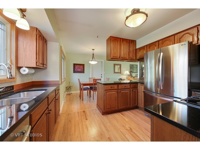 1716 Howard Ct, Wheaton, IL 60187 photo 6