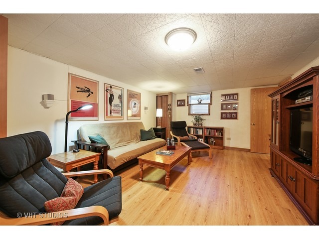 1716 Howard Ct, Wheaton, IL 60187 photo 13