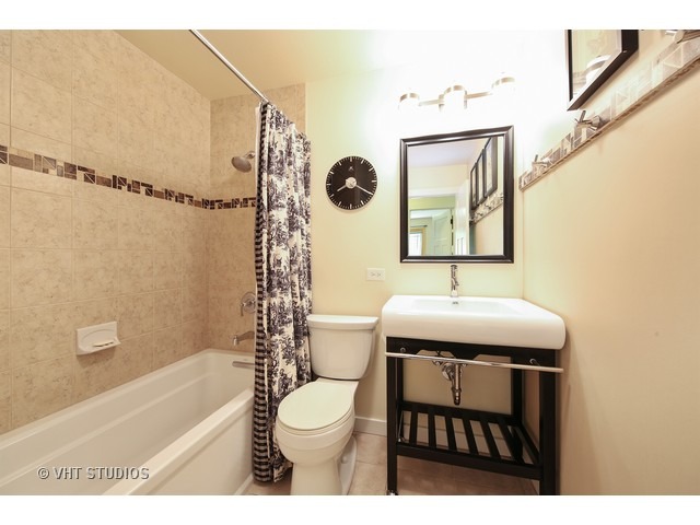 1716 Howard Ct, Wheaton, IL 60187 photo 12