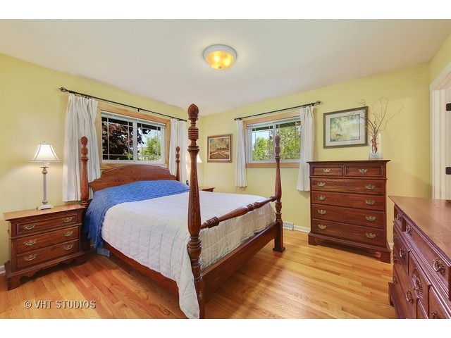 1716 Howard Ct, Wheaton, IL 60187 photo 8
