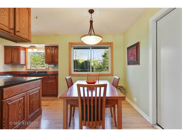 1716 Howard Ct, Wheaton, IL 60187 photo 7