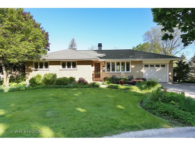 1716 Howard Ct, Wheaton, IL 60187 photo 1