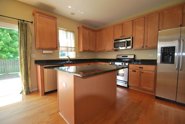 25121 Armstrong Ln, Plainfield, IL 60585 photo 5