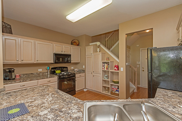 2474 Stonegate Rd, Algonquin, IL 60102 photo 7