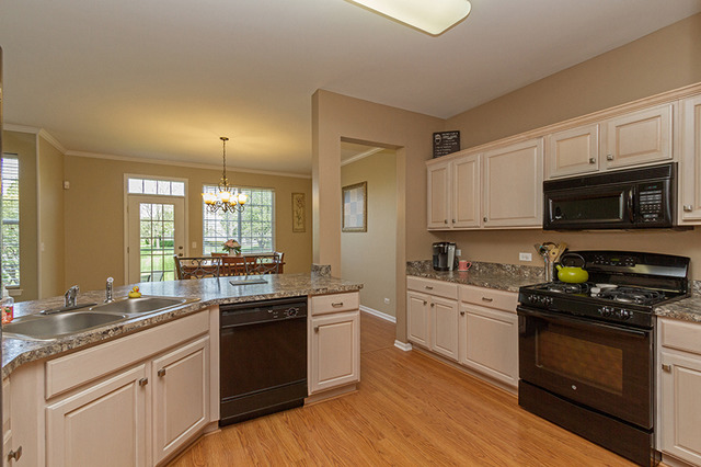 2474 Stonegate Rd, Algonquin, IL 60102 photo 2