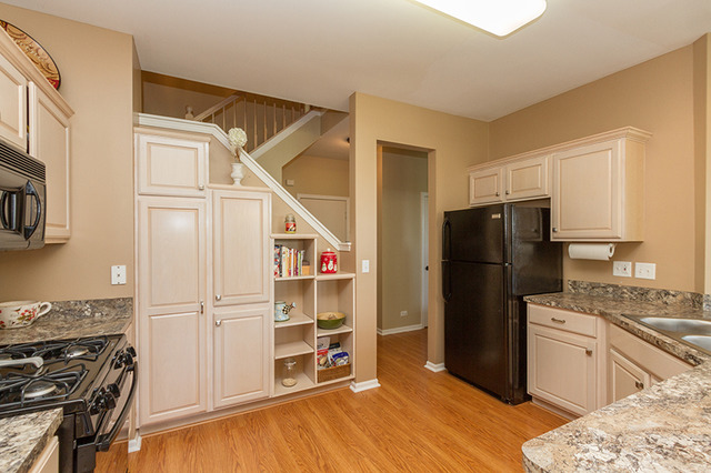 2474 Stonegate Rd, Algonquin, IL 60102 photo 3