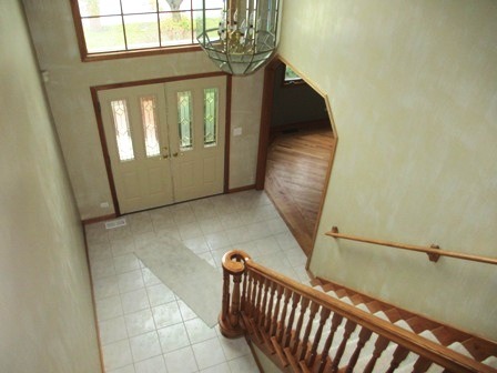 1050 Bluebird Ln, Roselle, IL 60172 photo 2