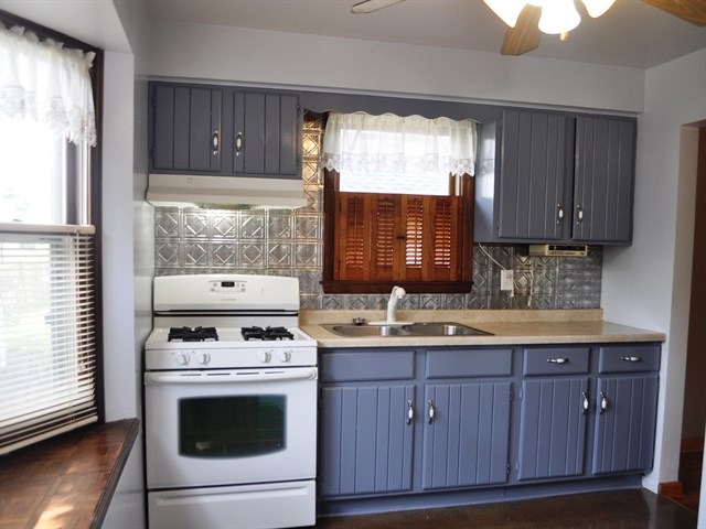 111 Harding St, Elgin, IL 60123 photo 7