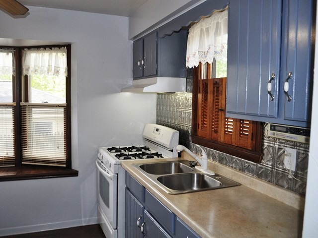 111 Harding St, Elgin, IL 60123 photo 6