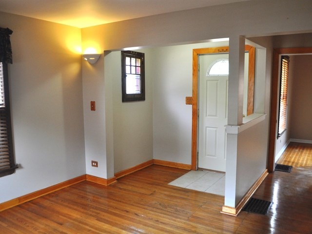111 Harding St, Elgin, IL 60123 photo 3